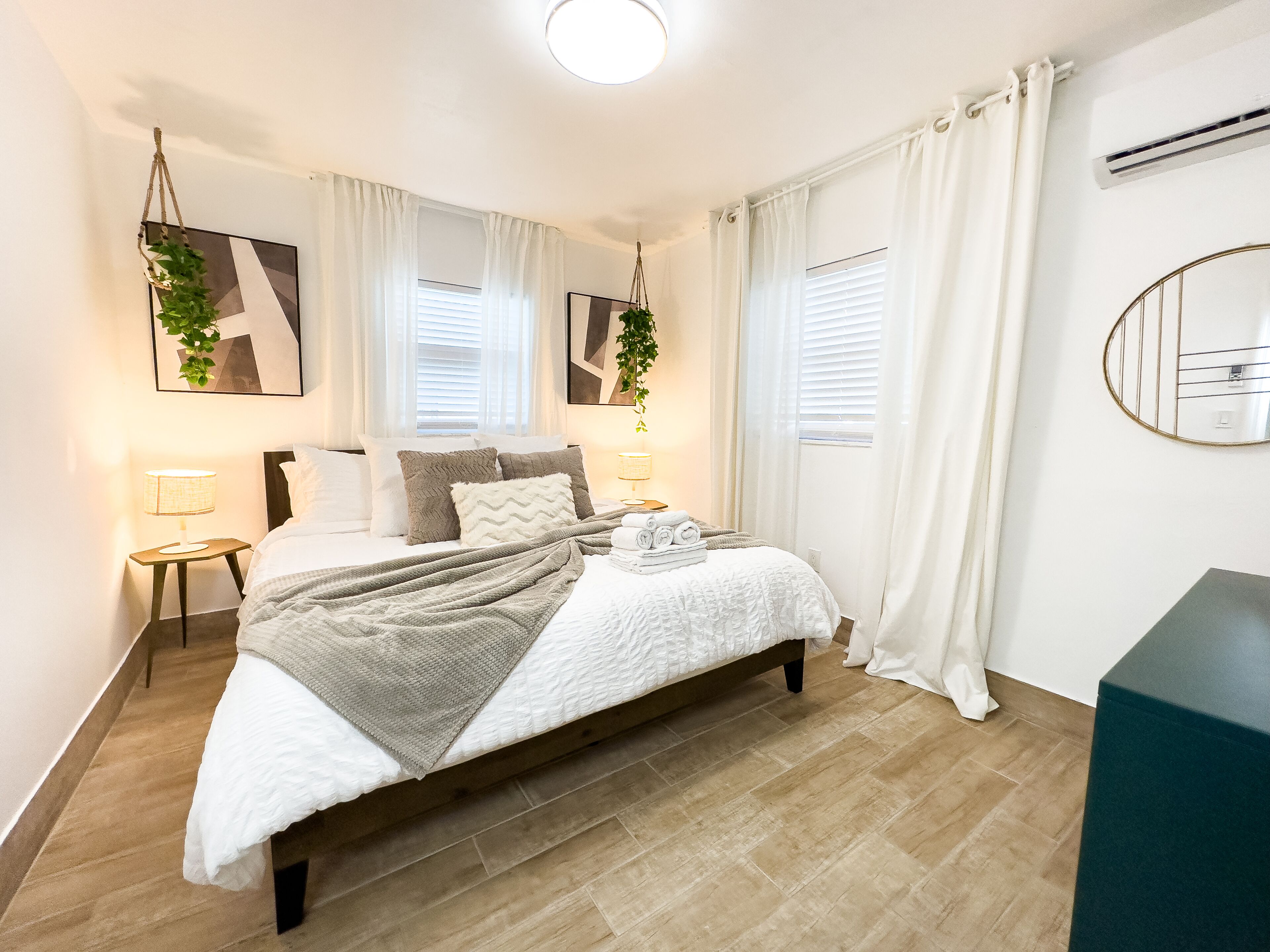 Silitysrauta/-lauta, vauvan matkasänky, ilmainen Wi-Fi, vuodevaatteet