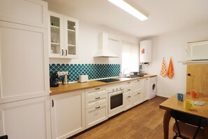 Refrigerador, microondas, horno y lavavajillas 