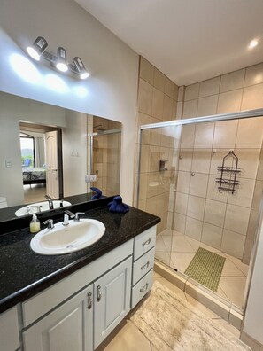 Towels, toilet paper - Seaside Serenity; 2b/2b with Panoramic Terrace (Playas Del Coco)