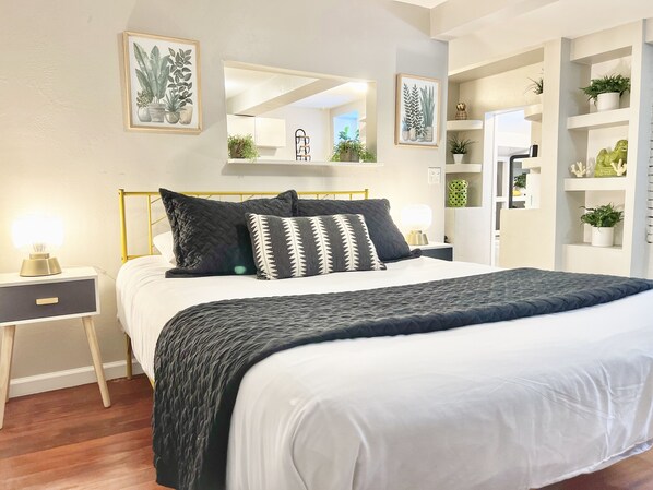 Iron/ironing board, free WiFi, bed sheets