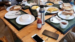 Free daily continental breakfast - Triple Tee Gardens & Accomodation (Kampala)
