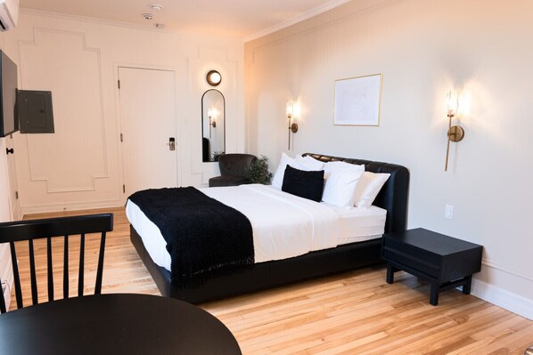 Fer et planche à repasser, lit de bébé portatif, accès au Wi-Fi (inclus)