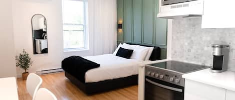Iron/ironing board, travel cot, free WiFi, bed sheets