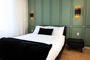 Iron/ironing board, travel cot, free WiFi, bed sheets