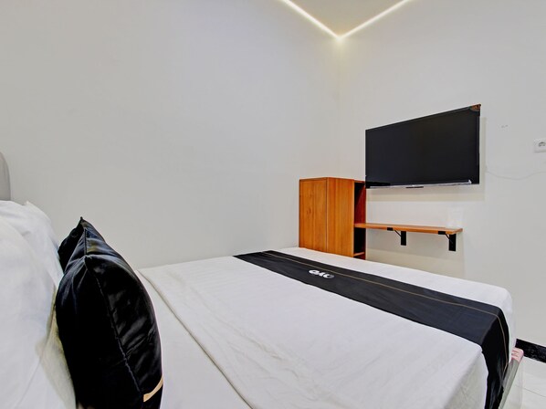 Habitación doble estándar | Espacio para trabajar con laptop, wifi gratis y ropa de cama 