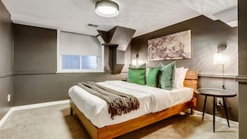 3 slaapkamers, een bureau, een strijkplank/strijkijzer, wifi