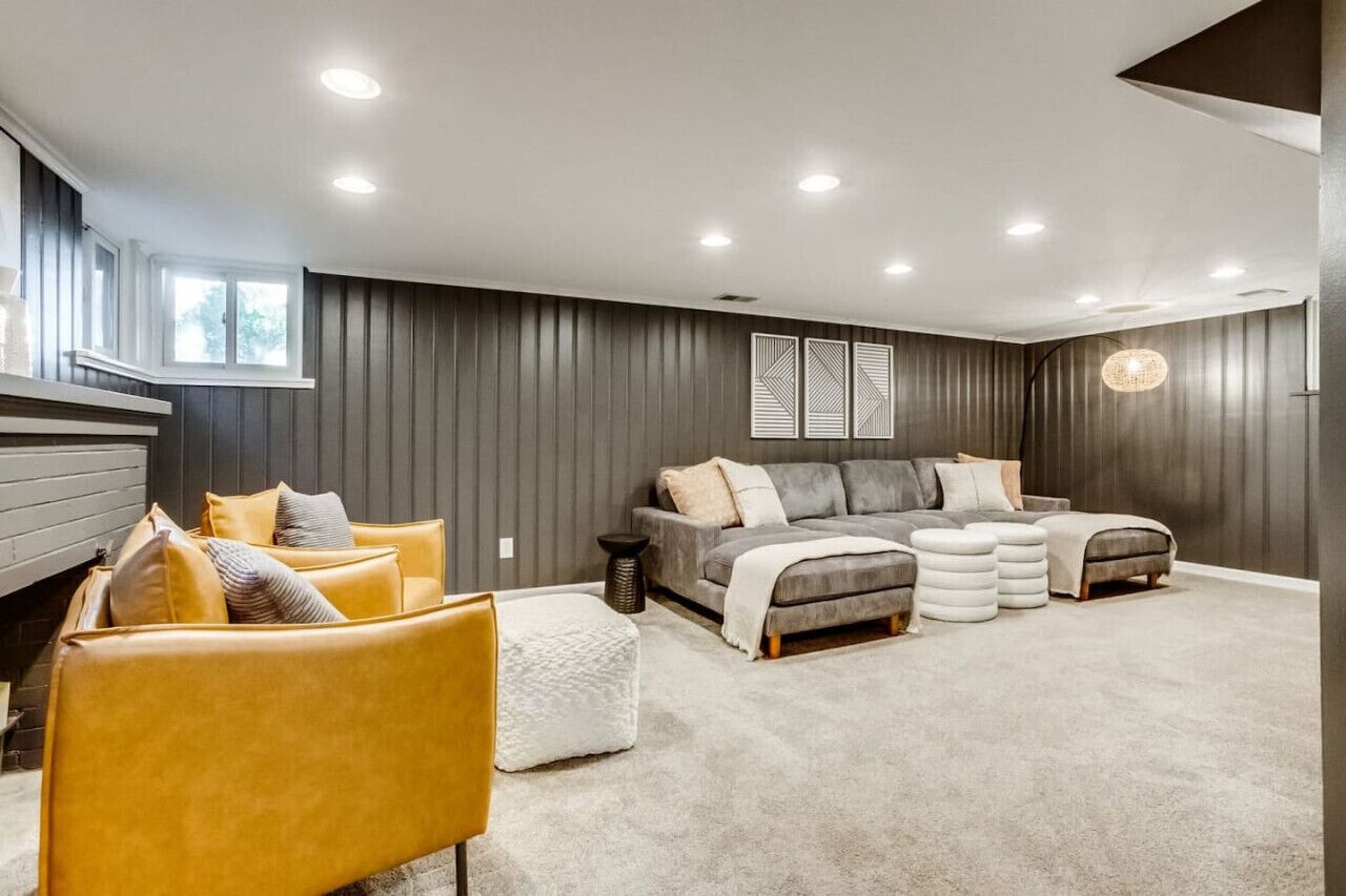 Fernseher, Kamin, Tischfußball