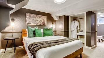 3 bedrooms, desk, iron/ironing board, WiFi