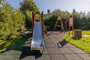 Children’s play area – outdoor