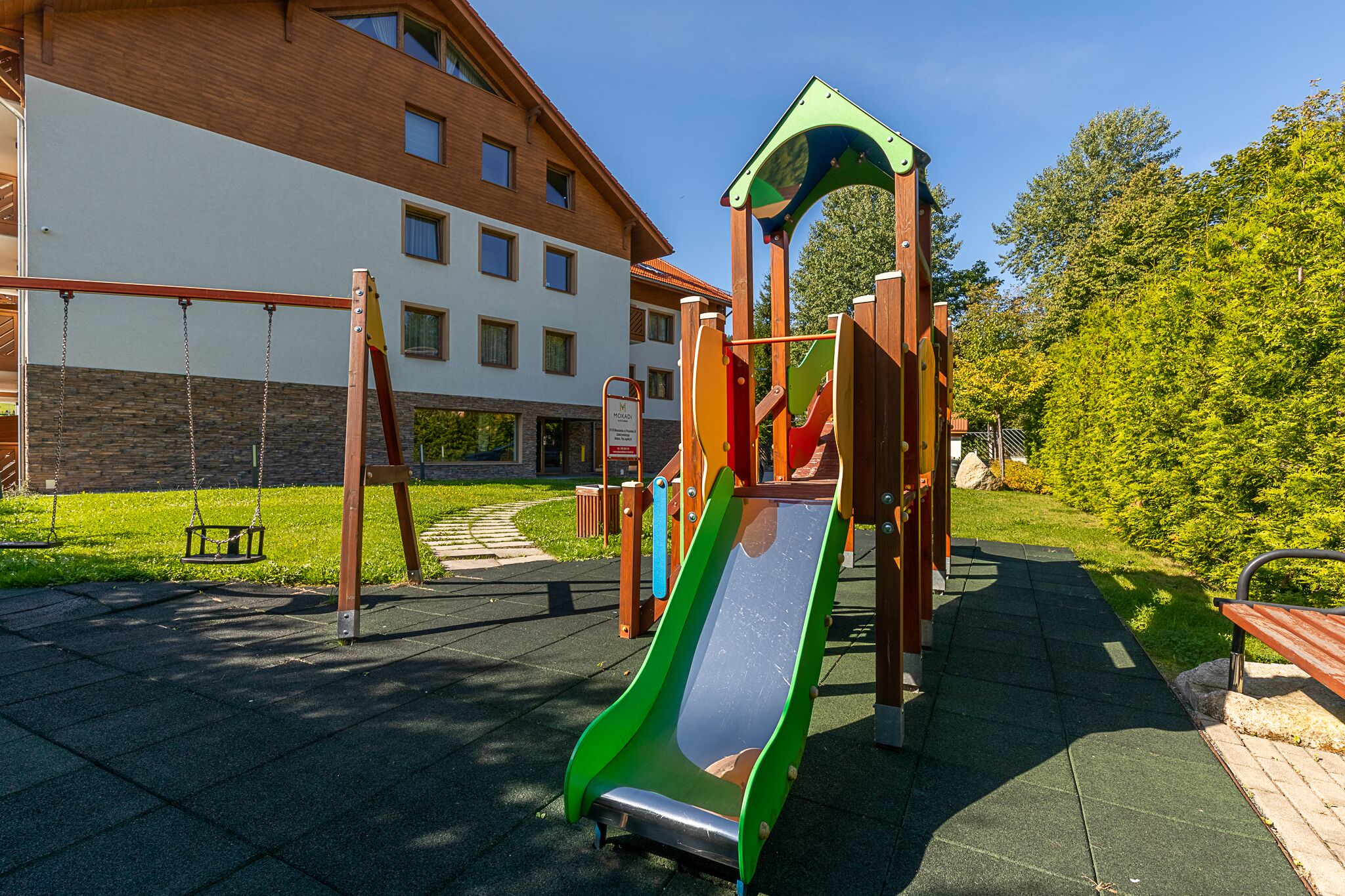 Children’s play area – outdoor