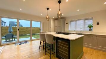 Microwave, oven, dishwasher