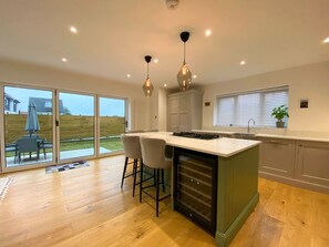 Microwave, oven, dishwasher