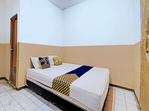 ベーシック ダブルルーム | ノートパソコン用作業スペース、WiFi (無料)、ベッドシーツ