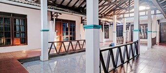 SPOT ON 92983 Hotel Ayu