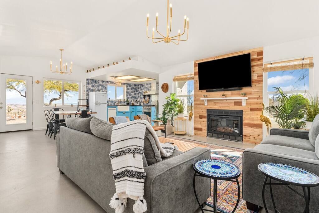 TV, fireplace, offices