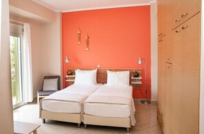 4 chambres, lit parapluie, Wi-Fi, draps fournis