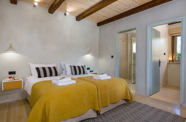 5 bedrooms, travel cot, WiFi, bed sheets - Casa di Grimpili Summ (Kolimvari)