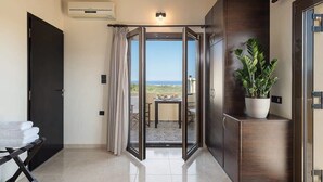 Interior - Villa Hibiscus with private pool & bbq (Spilia)