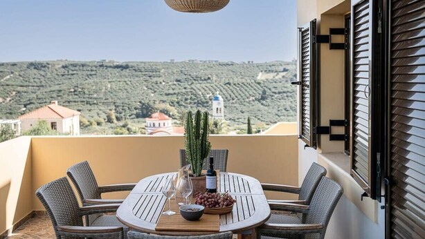 Outdoor dining - Villa Hibiscus with private pool & bbq (Spilia)