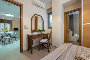 4 bedrooms, travel cot, Internet, bed sheets