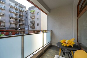 Property grounds - Wojskowa 5 |Practical Apartment | Parking (Poznan)