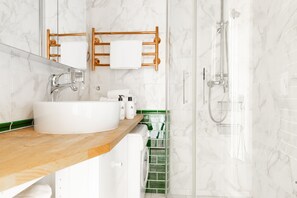Apartment | Bathroom - Quaint studio with a prime location (Helsinki)