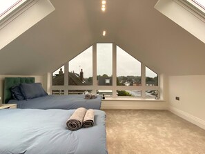 2 chambres, fer et planche à repasser, Wi-Fi, draps fournis