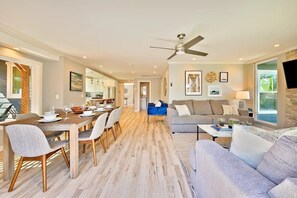 Dining - Outdoor Haven with Spa, Sauna, Walk to LJ Shores (La Jolla)