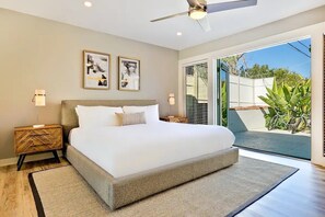 4 bedrooms, iron/ironing board, WiFi, bed sheets - Outdoor Haven with Spa, Sauna, Walk to LJ Shores (La Jolla)