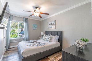 3 habitaciones, tabla de planchar con plancha, wifi y ropa de cama 