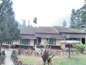 Front of property - OYO 92999 Villa Melati Puncak (Cisarua)