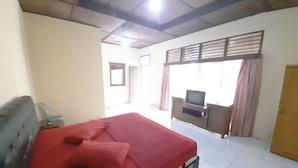 Kamar Double Standar | Ruang kerja ramah laptop, Wi-Fi gratis, dan seprai linen