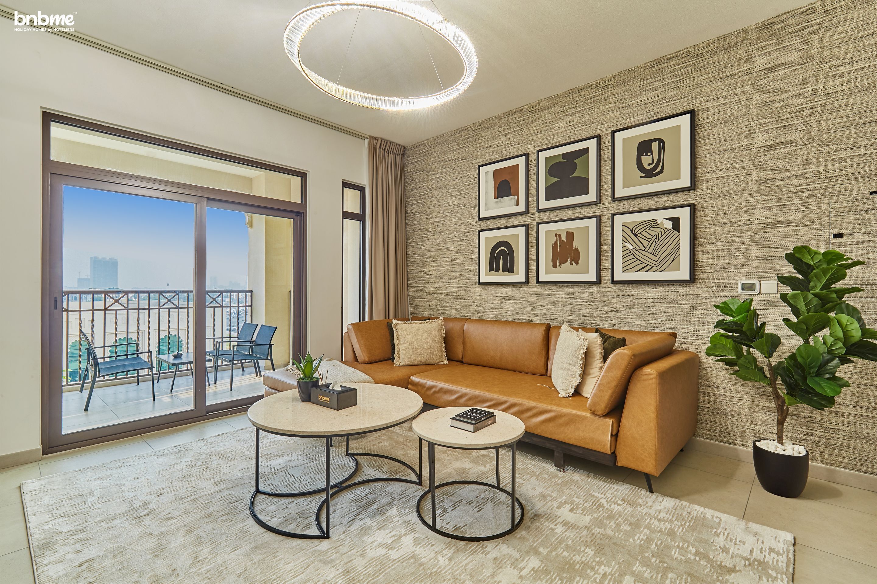 ดีลักซ์อพาร์ทเมนท์ | บริเวณนั่งเล่น | ทีวีจอแอลซีดี 32 นิ้ว พร้อมช่องเคเบิล, Netflix, บริการสตรีมมิ่ง