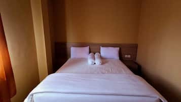 Standard Double Room | Desk, laptop workspace, soundproofing, free WiFi