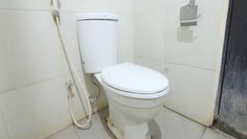 Deluxe Double Room | Bathroom | Shower, towels