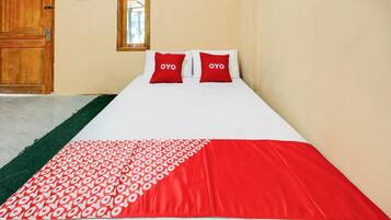Deluxe Double Room | Desk, laptop workspace, WiFi (free), bed sheets