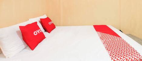 Desk, laptop workspace, free WiFi, bed sheets
