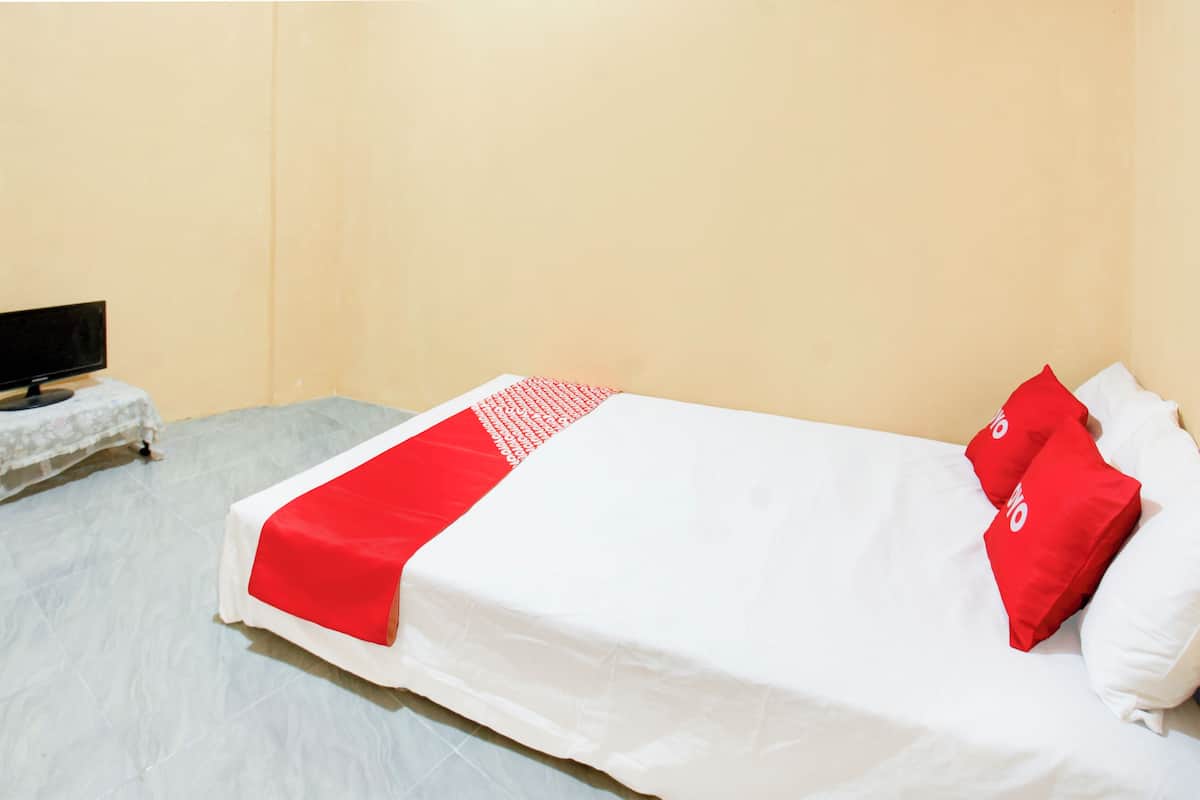 Deluxe Double Room | Desk, laptop workspace, WiFi (free), bed sheets
