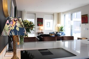 House | Private kitchen | Fridge, microwave, oven, stovetop - a Luxurious gem by the sea (Youghal)