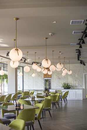 Reception - Hotel Aventus (Sanmartin)