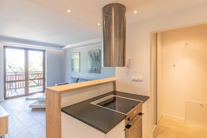 Comfort-Apartment | Eigene Kochnische | Kühlschrank, Herdplatte, Wasserkocher, Kochgeschirr/Geschirr/Besteck