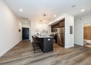 Fridge, microwave, oven, stovetop - Top Floor Mountain Luxury (Colorado Springs)