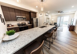 Fridge, microwave, oven, stovetop - 2 BD Top Floor Mt and Downtown Views 5 mins from Garden of the Gods (Colorado Springs)