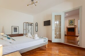 2 室のベッドルーム、セーフティボックス (室内)、WiFi (無料)、ベッドシーツ