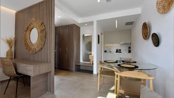 Studiosvit Junior | 1 sovrum, egyptiska bomullslakan och sÀngtillbehör av högsta kvalitet