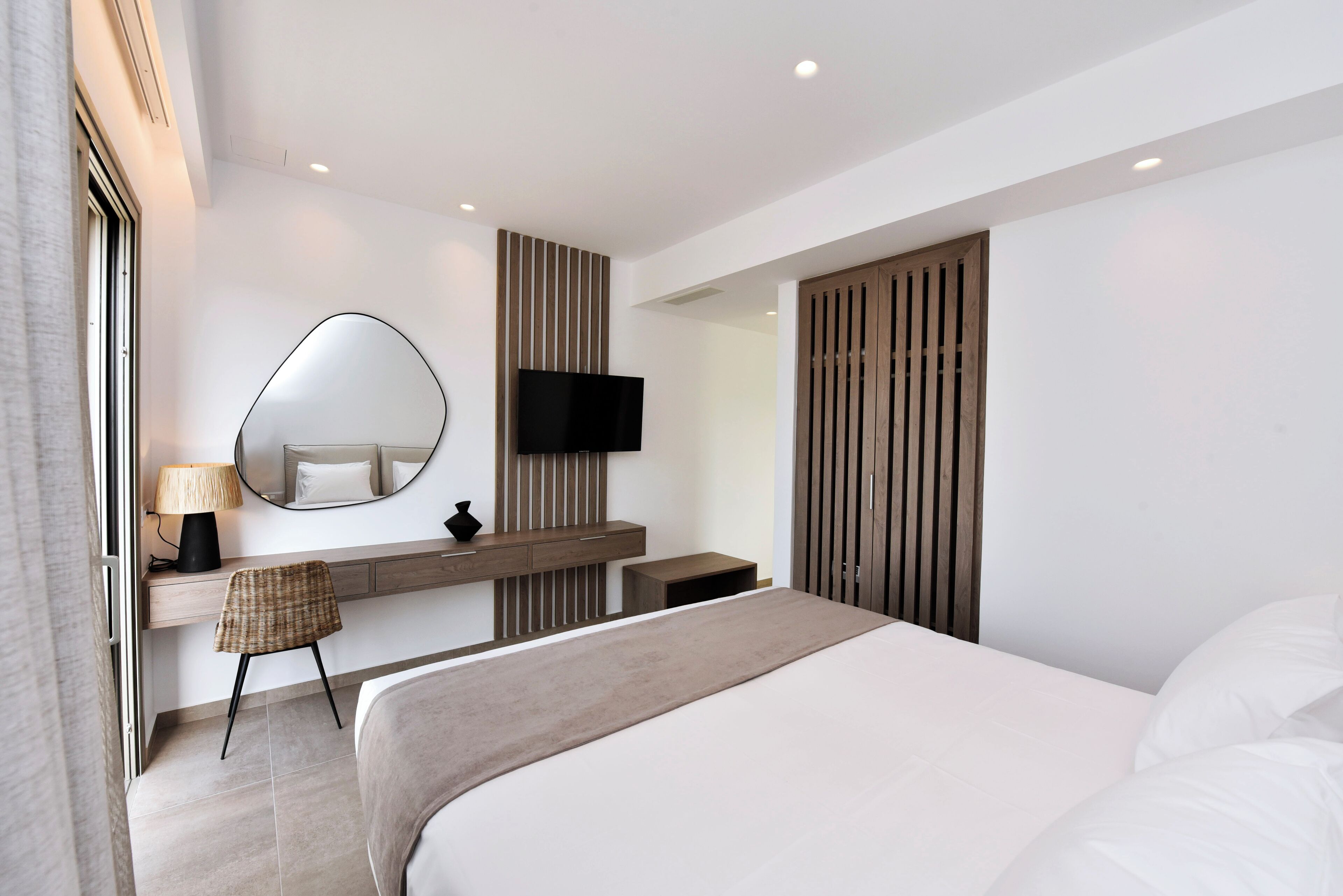 1 bedroom, Egyptian cotton sheets, premium bedding, in-room safe