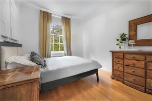 1 soverom, strykejern/-brett, reiseseng for barn og wi-fi (inkludert)