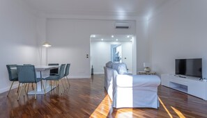 Apartment (2 Bedrooms) | Front of property - Italianway - Bodio 6 (Milan)