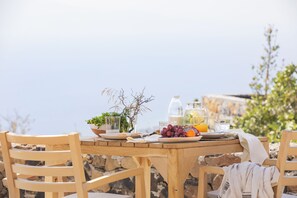 Free daily cooked-to-order breakfast - Momos Otel (Ayvacik)