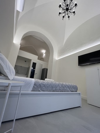 Family Triple Room | Blackout drapes, iron/ironing board, free WiFi